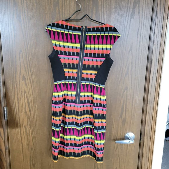 Women's Signature London Style Geometric Sheath Dress Size 6 Stretchy Material - Picture 8 of 12